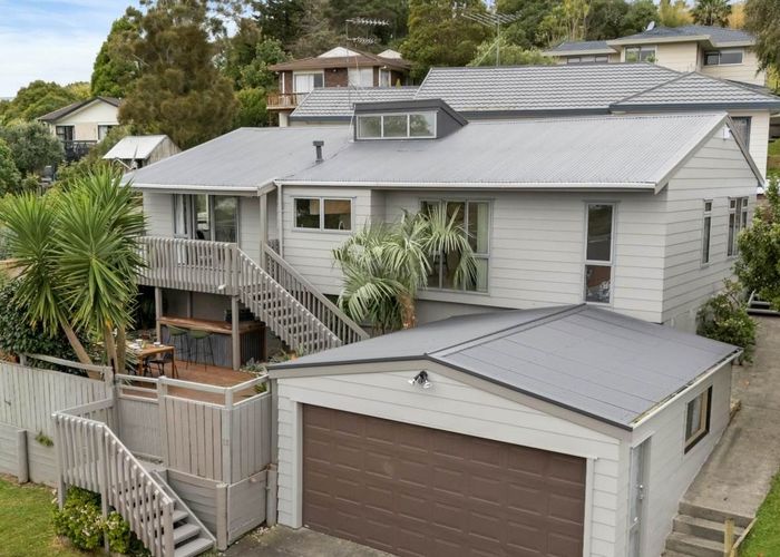  at 1/11 Louise Place, Browns Bay, Auckland