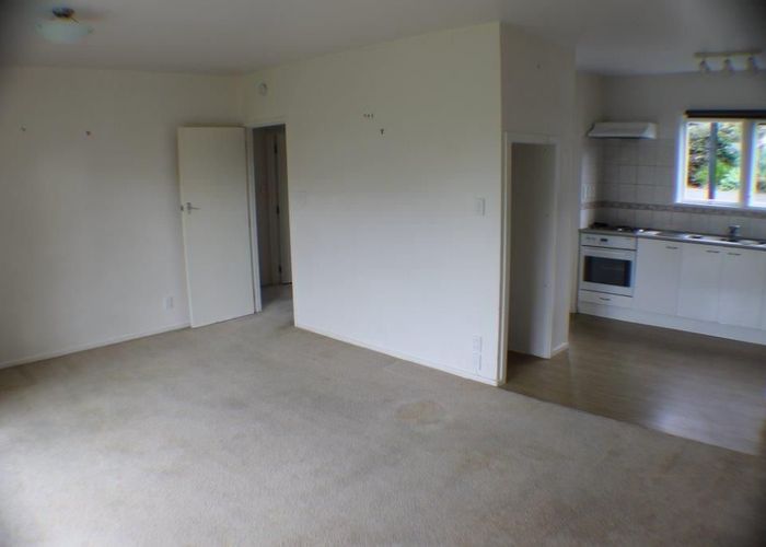  at 1/133 SHAKESPEARE RD, Milford, Auckland