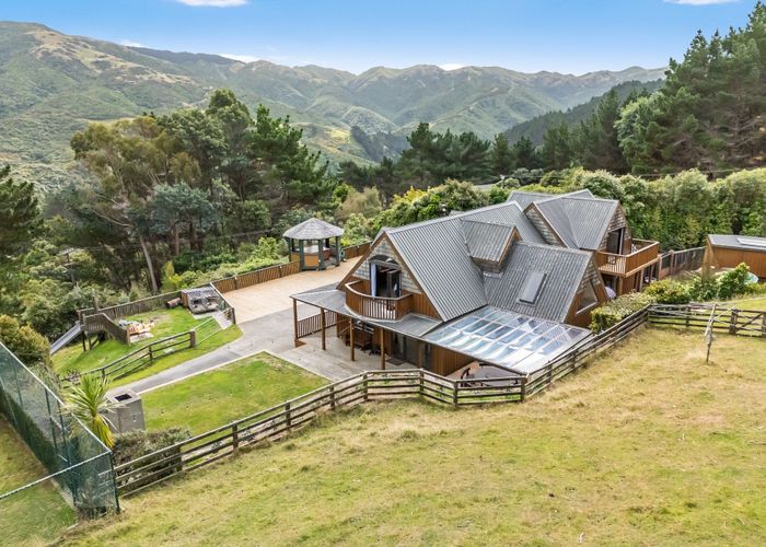  at 42 Cottle Park Drive, Normandale, Lower Hutt, Wellington
