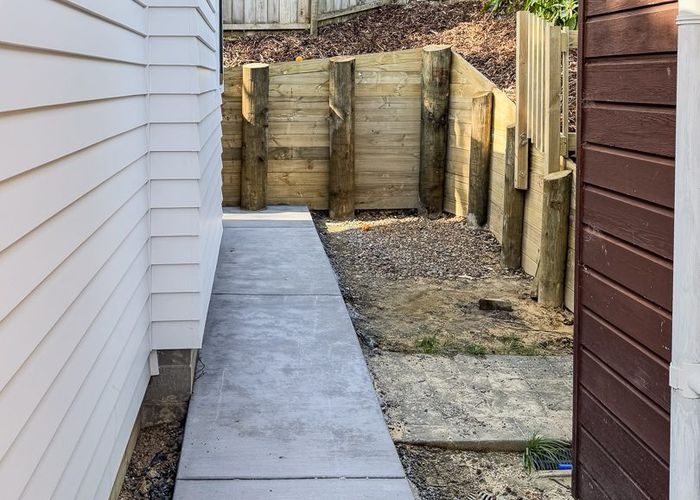  at 1 Studio/10 Chedworth Dve, Glenfield, North Shore City, Auckland