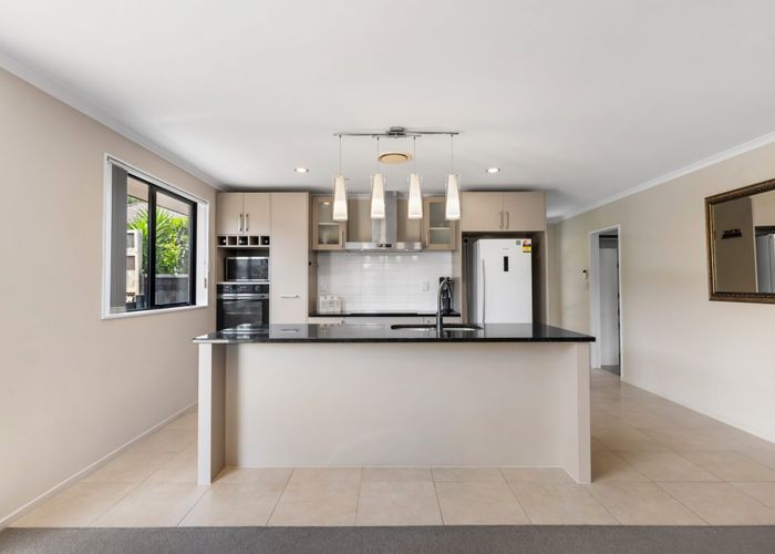  at 99 Rangeview Road, Sunnyvale, Waitakere City, Auckland