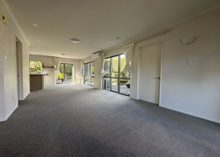  at 40 Villanova Place, Albany, North Shore City, Auckland