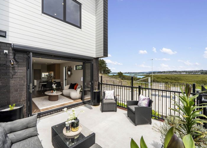  at 13/10 Ngaroma House Drive, Hobsonville, Waitakere City, Auckland
