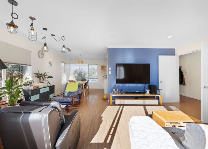  at 1/15 Penruddocke Road, Half Moon Bay, Manukau City, Auckland