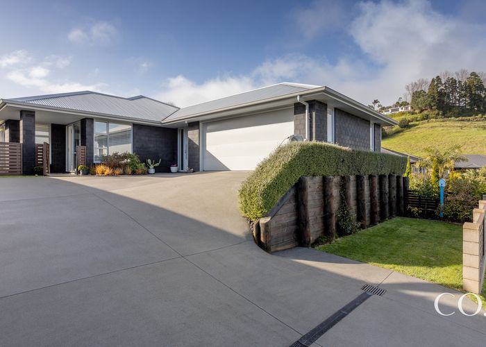  at 284 Ballintoy Park Drive, Welcome Bay, Tauranga