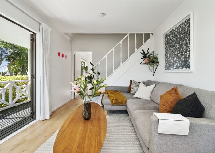 at 2/208 Rangatira Road, Beach Haven, Auckland