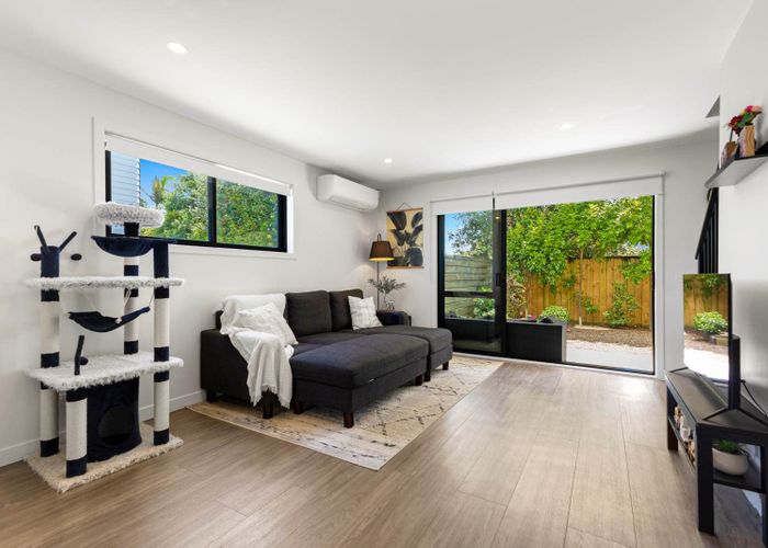  at 8 Whakahui Lane, Mangere Bridge, Manukau City, Auckland