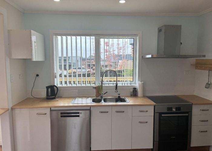  at 130 Rosier Rd, Glen Eden, Waitakere City, Auckland