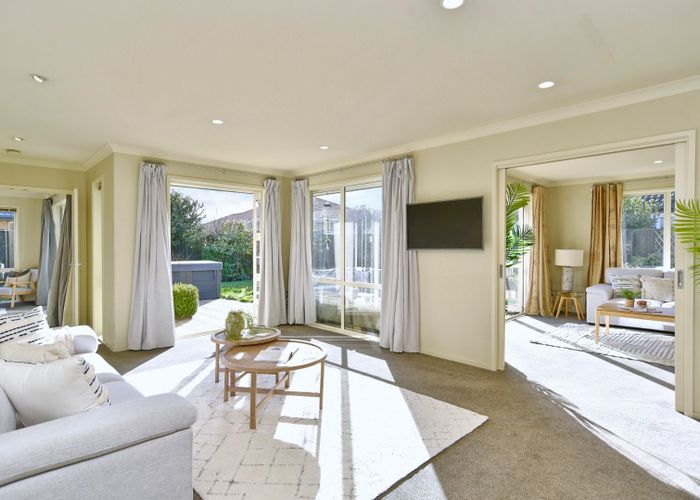  at 8 Ross Place, Northwood, Christchurch