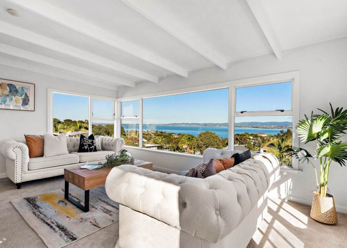  at 1/11 Sea Vista Avenue, Beach Haven, North Shore City, Auckland