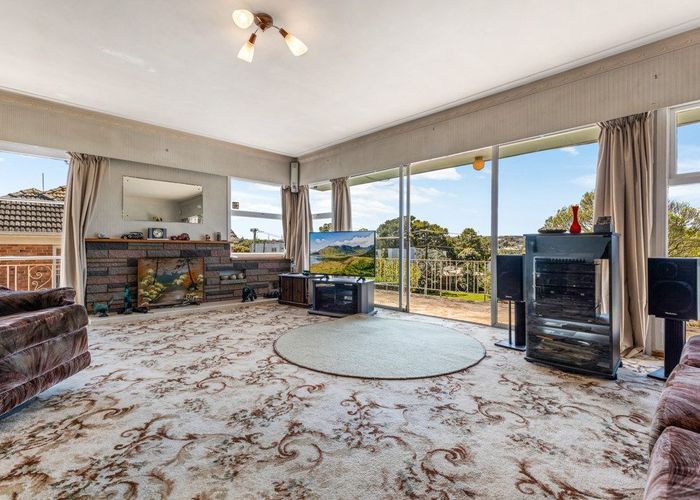  at 9 Griffen Park Road, Mount Roskill, Auckland