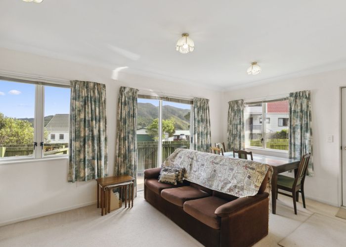  at 37 Parklands Drive, Karori, Wellington