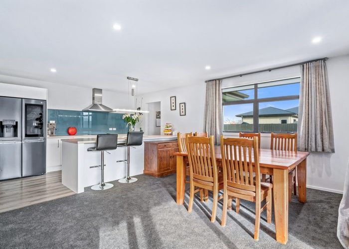  at 51 Perriam Place, Mount Pisa