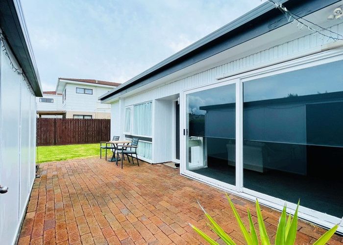  at 1/6 Vivian Wilson Drive, Eastern Beach, Auckland