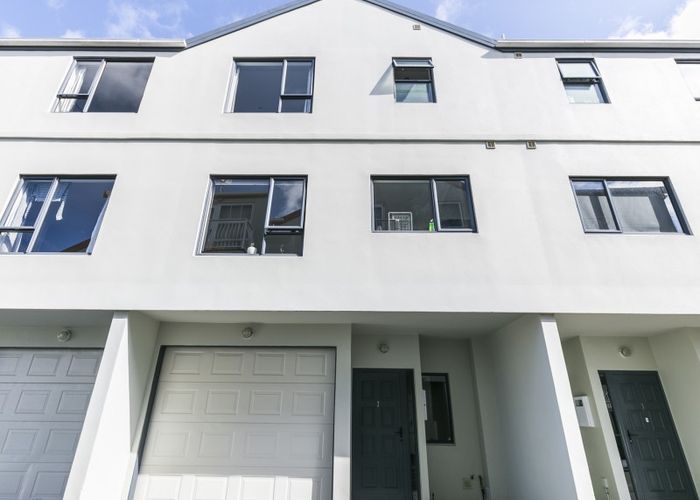  at 2/142 Ghuznee Street, Te Aro, Wellington
