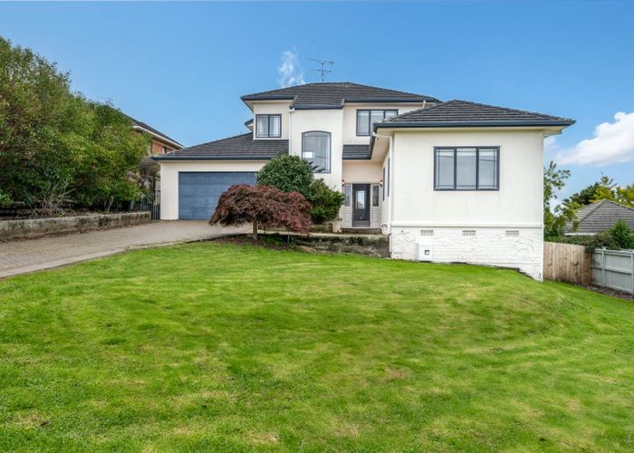  at 8 and 10 Beach Road, Mellons Bay, Manukau City, Auckland