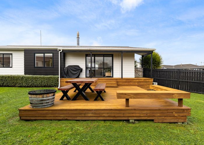  at 100 Hillcrest Drive, Kelvin Grove, Palmerston North