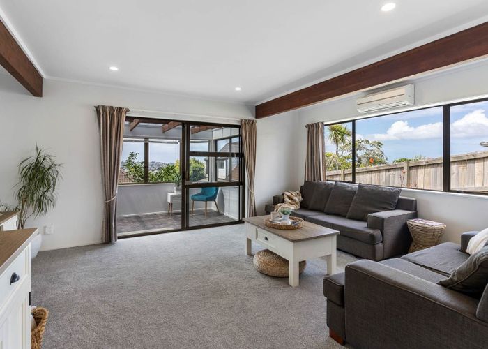  at 1/11 Hall Road, Glenfield, Auckland
