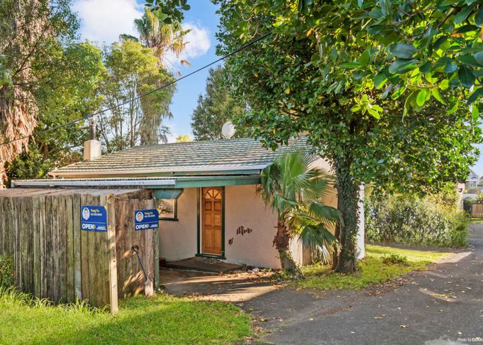  at 1/405 East Coast Road, Mairangi Bay, Auckland