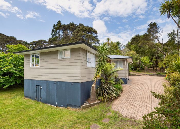  at 11 Onedin Place, Titirangi, Auckland