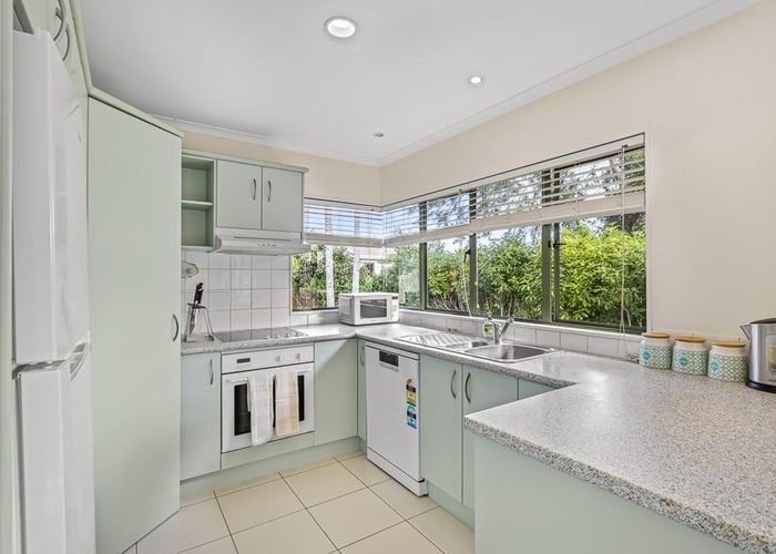  at 2/67 Arran Road, Browns Bay, North Shore City, Auckland