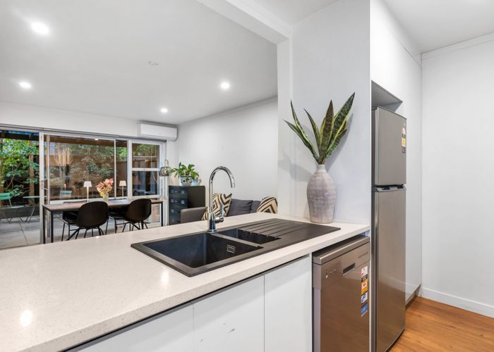  at 2/32B Ballarat Street, Ellerslie, Auckland City, Auckland
