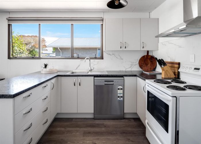  at 8A Queenspark Drive, Parklands, Christchurch City, Canterbury