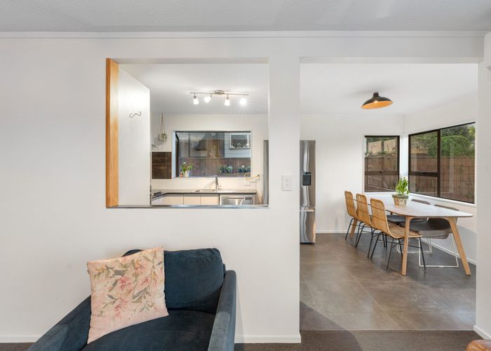  at 2/6 Ceramco Place, Torbay, North Shore City, Auckland