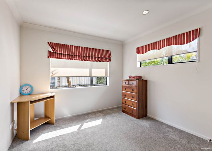  at 3 Tekapo Rise, Fairview Heights, Auckland