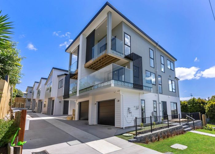  at 4 Bruce Road, Glenfield, North Shore City, Auckland