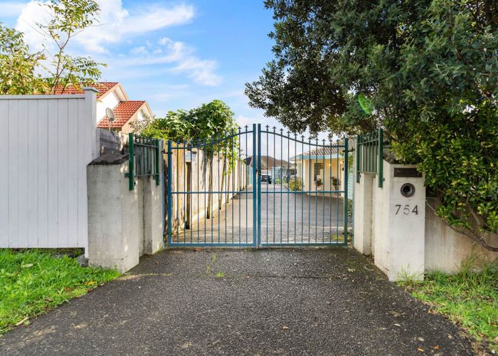  at 11 Mt Blanc Place, Northpark, Manukau City, Auckland