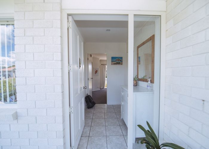  at 1/11 Keswick Close, Northpark, Manukau City, Auckland