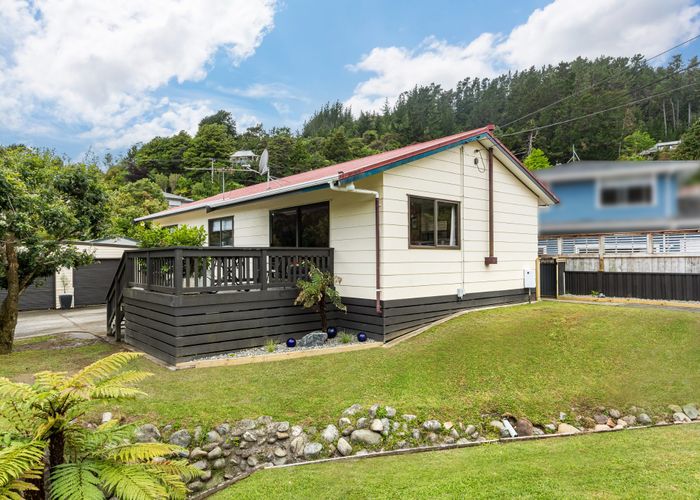  at 17 Forest Road, Pinehaven, Upper Hutt