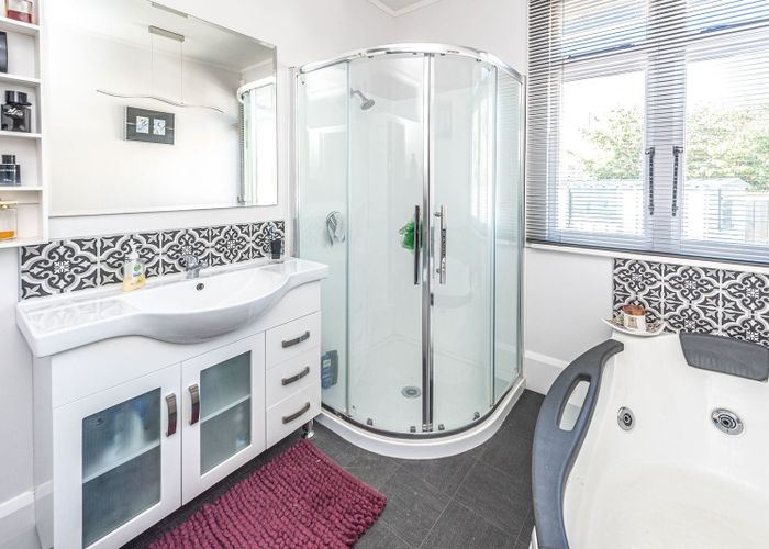  at 9 Great North Road, Saint Johns Hill, Whanganui