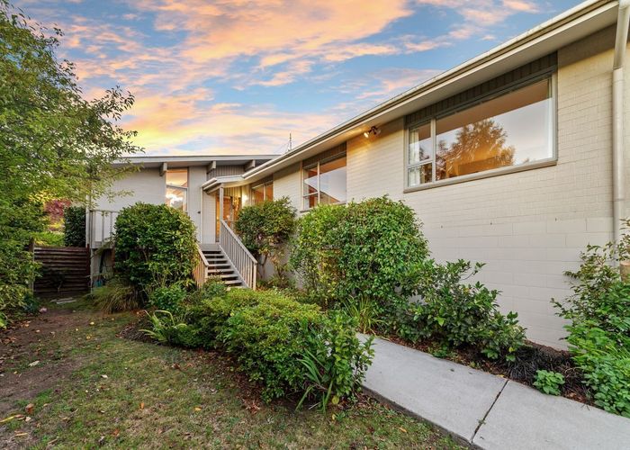  at 4 Hawkswood Place, Avonhead, Christchurch City, Canterbury