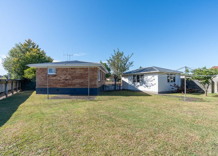  at 84 Mount View Road, Melville, Hamilton