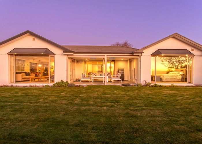  at 2 Somerton Rise, Westmorland, Christchurch