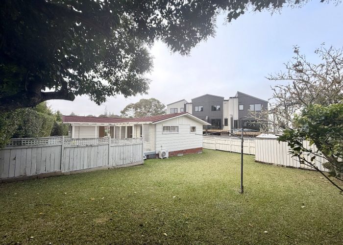  at 6 Salamanca Road, Sunnynook, North Shore City, Auckland