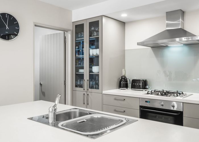  at 11 The Tors, Heathcote, Christchurch City, Canterbury