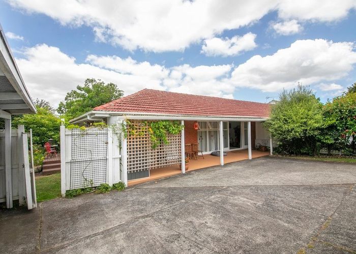  at 4/39 Tawhiri Road, One Tree Hill, Auckland