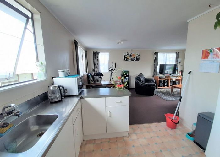  at 6B Solveig Place, Randwick Park, Manukau City, Auckland