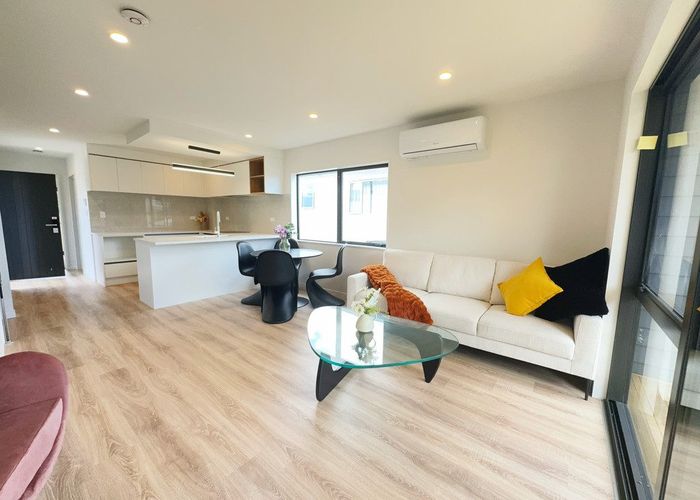  at 7/2A Mantra Road, Massey, Waitakere City, Auckland