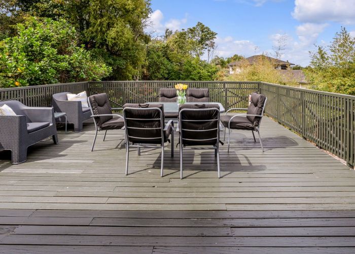  at 2/3 Pohutukawa Avenue, Shelly Park, Manukau City, Auckland