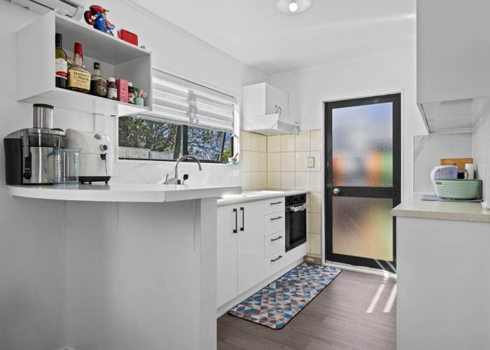  at 11 Lincoln Road, Manurewa East, Manukau City, Auckland