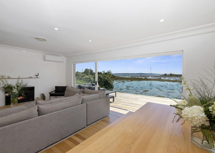  at 106 Tiroroa Avenue, Te Atatu South, Auckland