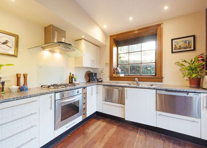 at 51 Fairview Crescent, Kelburn, Wellington