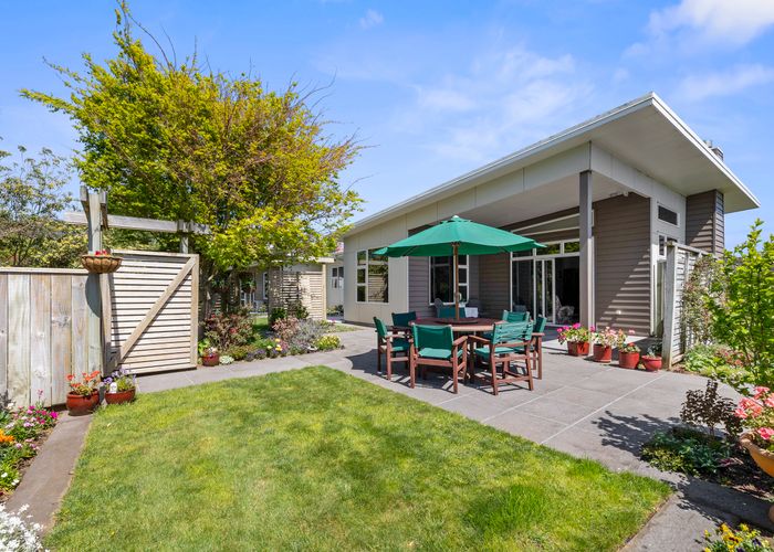  at 10B Long Place, Frankleigh Park, New Plymouth