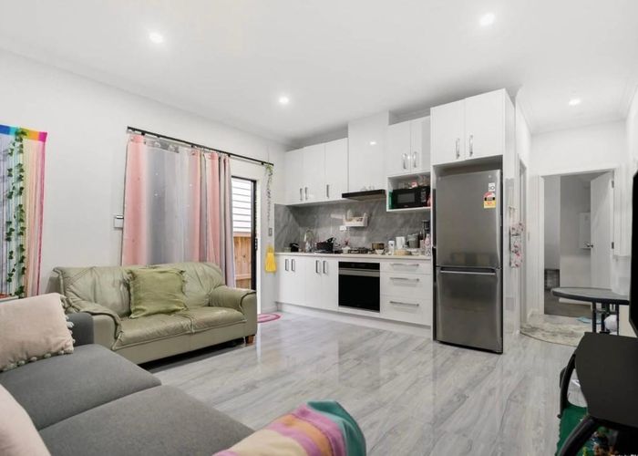  at 98 Tir Conaill Avenue, Flat Bush, Manukau City, Auckland