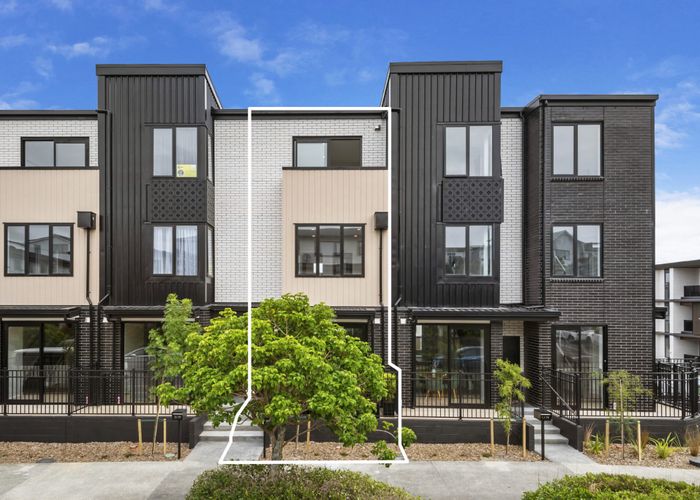  at 2/19 Windlass Street, Long Bay, North Shore City, Auckland