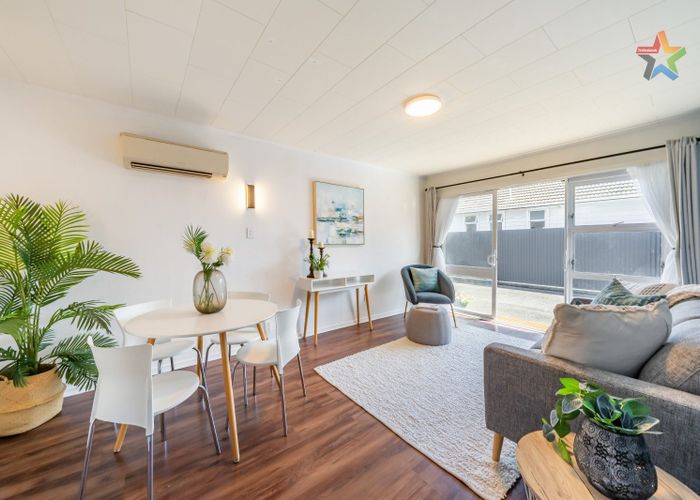  at 2/43 LEIGHTON AVE, GRACEFIELD, LOWER HUTT